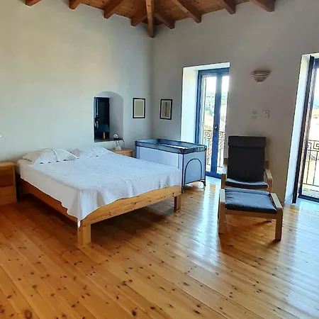 Traditional Hillside * Gytheio