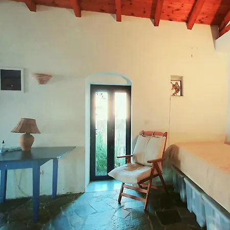 בית נופש Traditional Hillside גיתיו