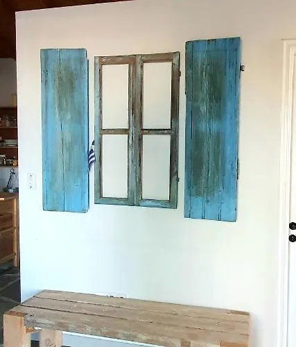 Nyaraló Traditional Hillside Gíthio