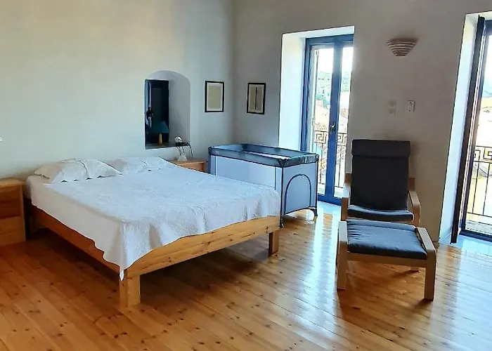 Traditional Hillside * ギシオ